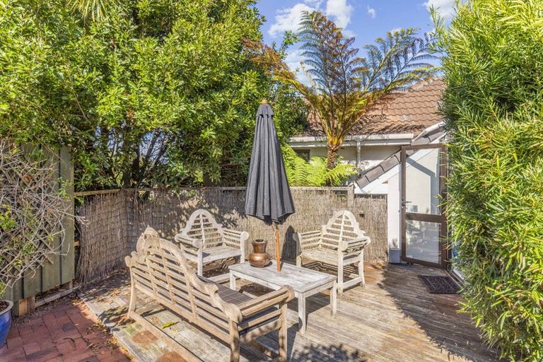 Photo of property in 22 Chilton Drive, Paraparaumu, 5032