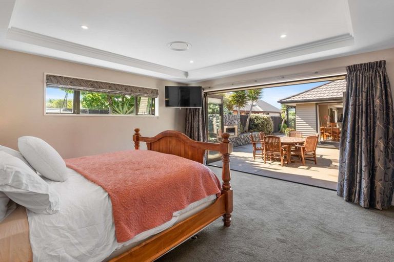 Photo of property in 27 Foresters Crescent, Parklands, Christchurch, 8083