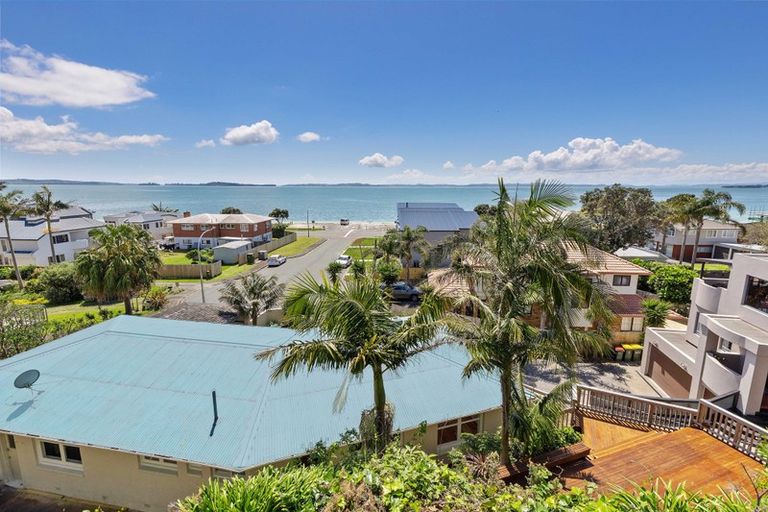 Photo of property in 11 Luke Place, Eastern Beach, Auckland, 2012