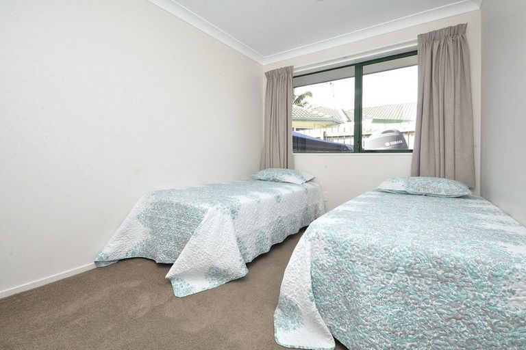 Photo of property in 26 Waitoa Street, Waiuku, 2123