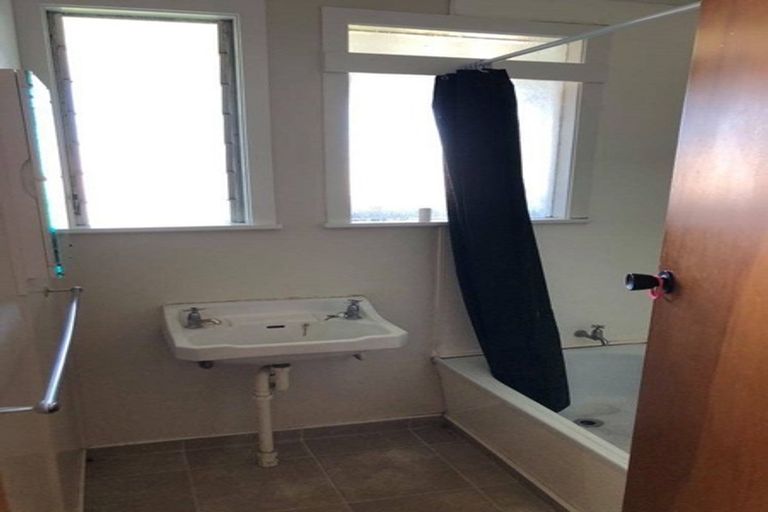 Photo of property in 60-62 Titoki Street, Castlecliff, Whanganui, 4501