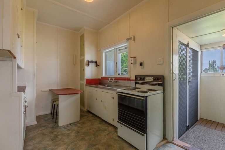 Photo of property in 30 Anzac Avenue, Onekawa, Napier, 4110