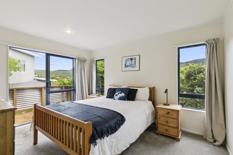 Photo of property in 21 Court Road, Tawa, Wellington, 5028