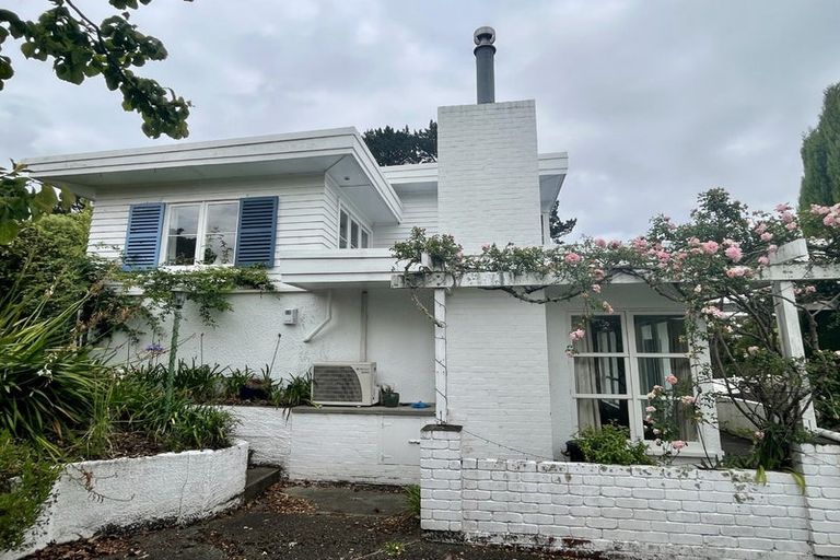 Photo of property in 14 Mountain View Road, Fitzherbert, Palmerston North, 4410