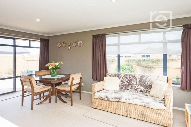 Photo of property in 26 Geneva Terrace, Kelvin Grove, Palmerston North, 4414