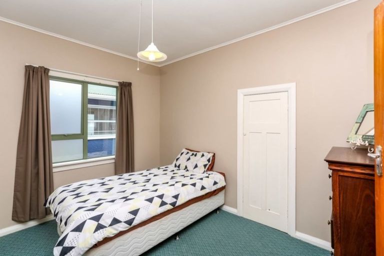 Photo of property in 17 Maratahu Street, Westown, New Plymouth, 4310