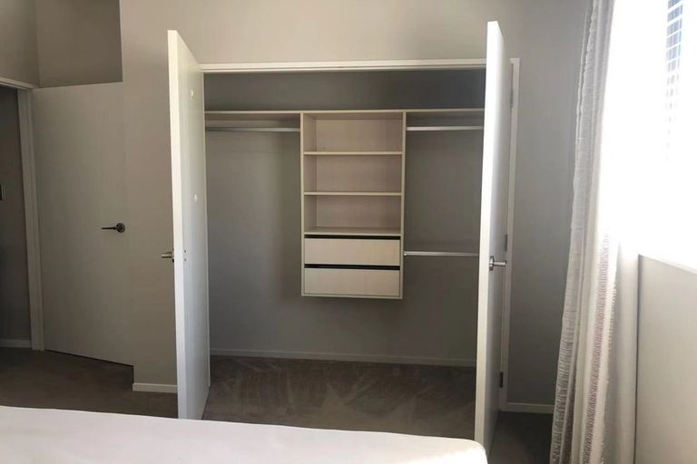 Photo of property in 16 Mural Place, Greenhithe, Auckland, 0632