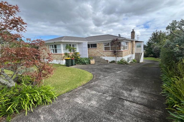 Photo of property in 107 Bradbury Road, Botany Downs, Auckland, 2010