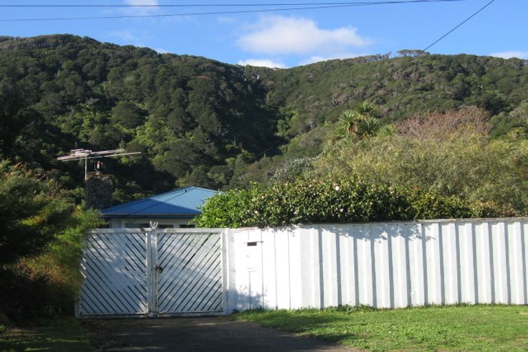 Photo of property in 8 Maire Street, Eastbourne, Lower Hutt, 5013