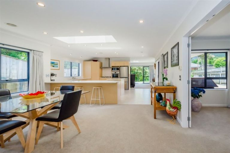 Photo of property in 44 Awatea Avenue, Paraparaumu, 5032