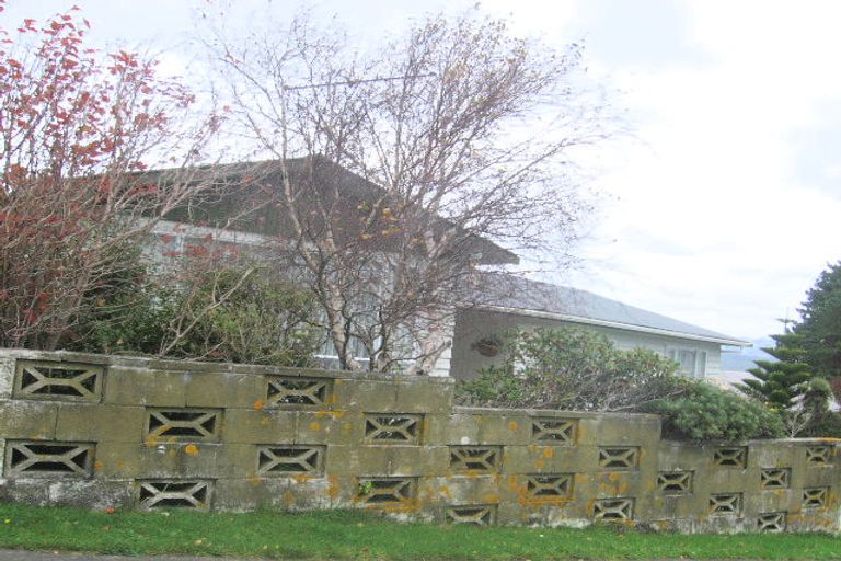 Photo of property in 8 Cedar Street, Maungaraki, Lower Hutt, 5010