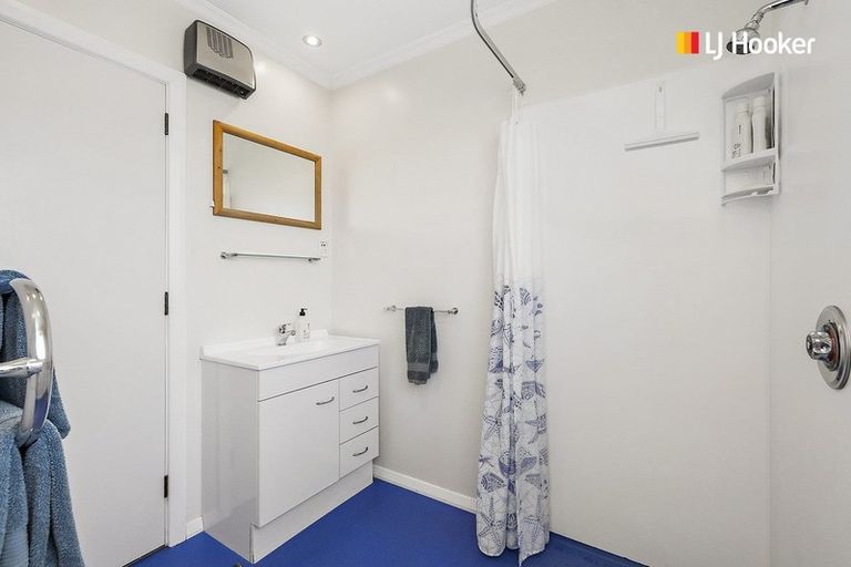 Photo of property in 35 Glendevon Place, Vauxhall, Dunedin, 9013