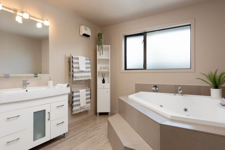 Photo of property in 47 Tremorne Avenue, Blenheim, 7201