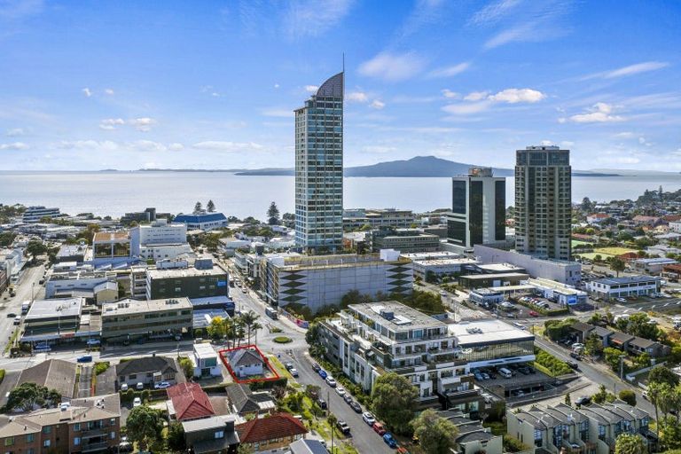 Photo of property in 1/19 Huron Street, Takapuna, Auckland, 0622