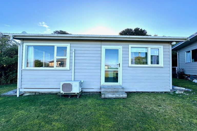 Photo of property in 14 Totara Street, Kaka Point, Balclutha, 9271