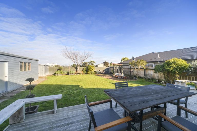 Photo of property in 20 Thames Street, Roslyn, Palmerston North, 4414