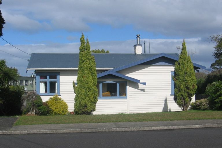 Photo of property in 6 Parahaki Street, Regent, Whangarei, 0112