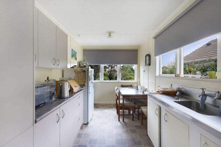 Photo of property in 42 Banks Street, Marfell, New Plymouth, 4310