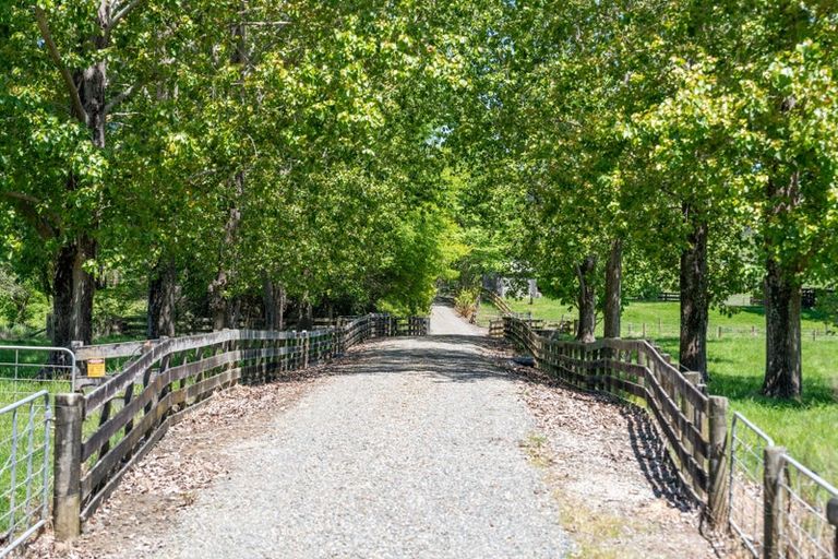 Photo of property in 103 Awa Road, Kumeu, 0891