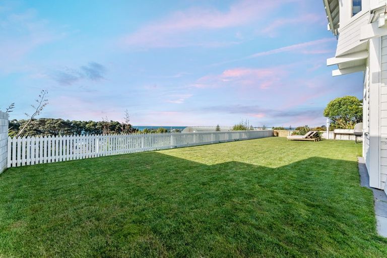 Photo of property in 68 Whiteley Street, Moturoa, New Plymouth, 4310