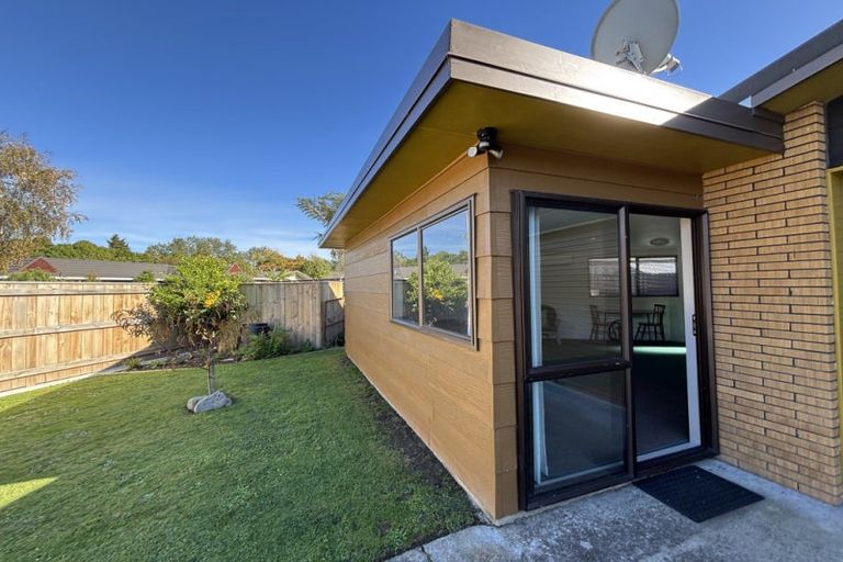 Photo of property in 2 Humphries Place, Awapuni, Palmerston North, 4412
