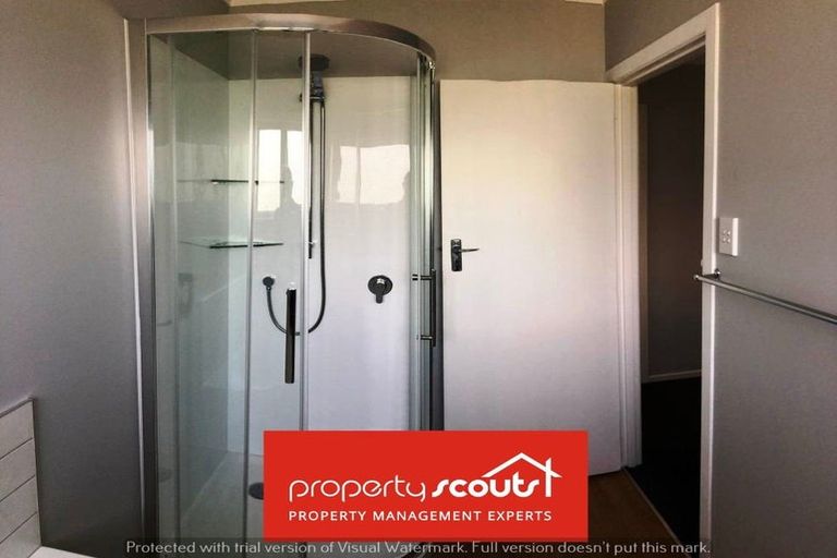 Photo of property in 1/8 Reid Road, New Lynn, Auckland, 0600