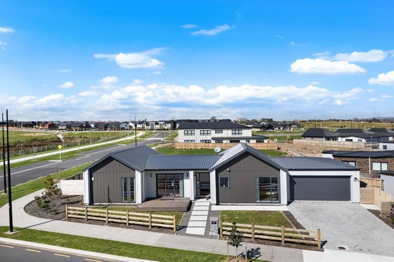Photo of property in 1 Kentucky Blue Road, Karaka, 2580
