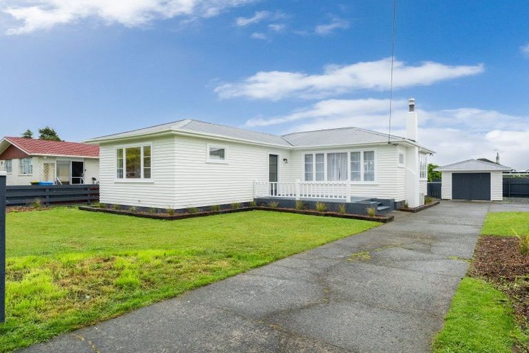 Photo of property in 81 Bartholomew Road, Levin, 5510