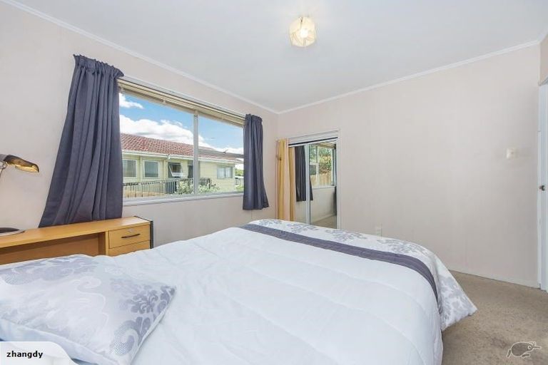Photo of property in 110 Farquhar Road, Glendene, Auckland, 0602