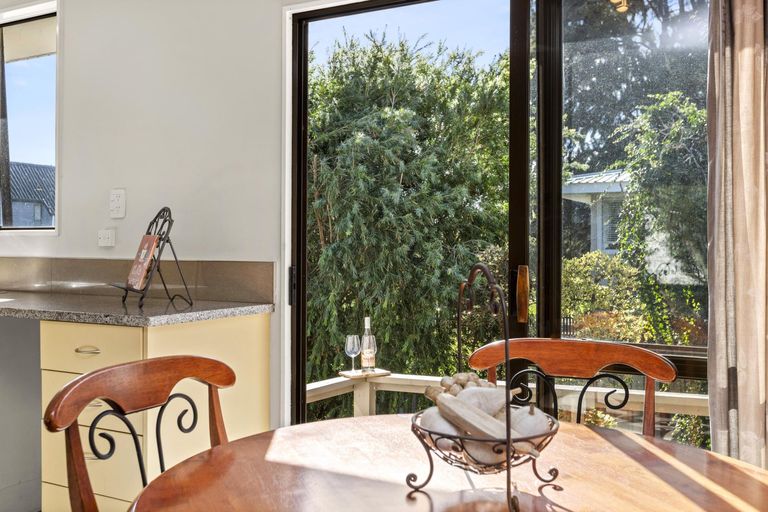 Photo of property in 41 Hibiscus Avenue, Hamilton Lake, Hamilton, 3204