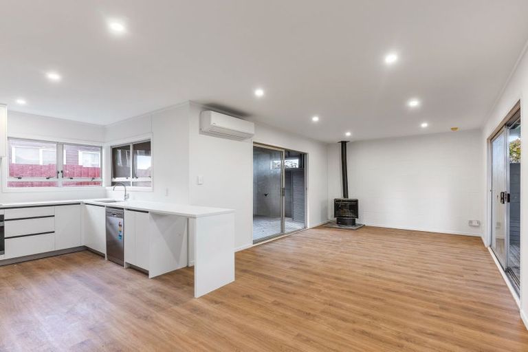 Photo of property in 32 Idlewild Avenue, Mangere, Auckland, 2022