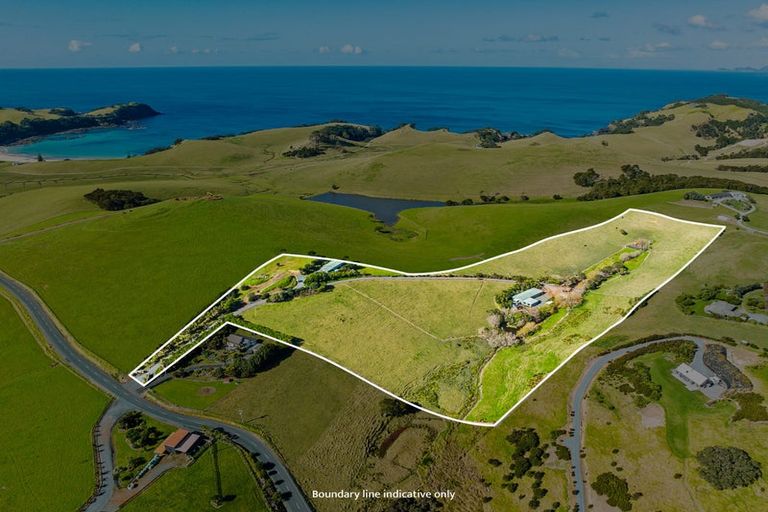 Photo of property in 408 Taiharuru Road, Taiharuru, Onerahi, 0192