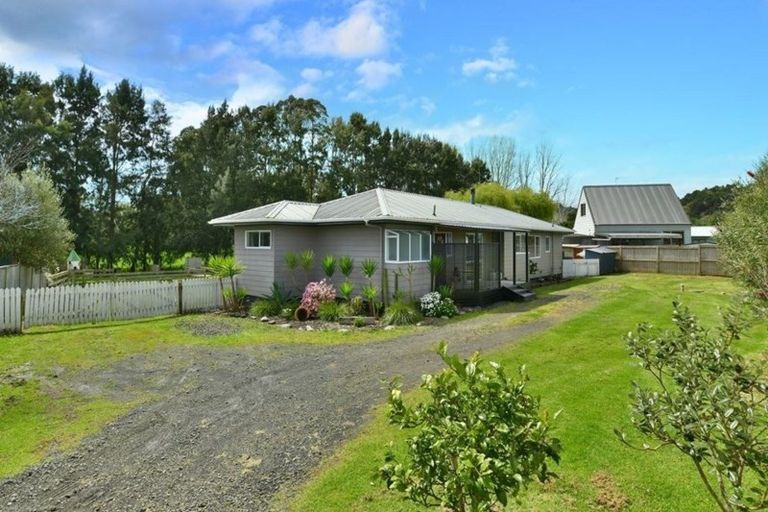 Photo of property in 1084 Kaipara Coast Highway, Kaukapakapa, 0873