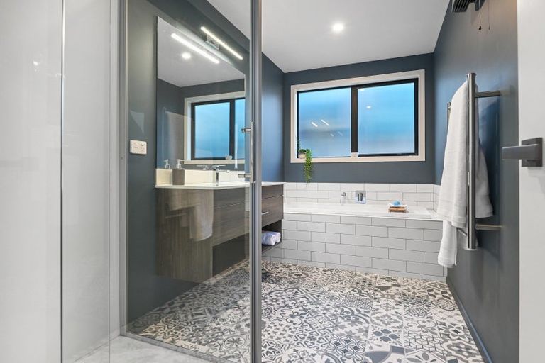 Photo of property in 37 Jack Hanley Drive, Jacks Point, Queenstown, 9371