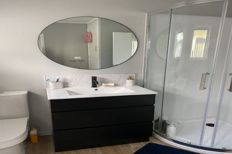 Photo of property in 147a Browns Bay Road, Browns Bay, Auckland, 0630