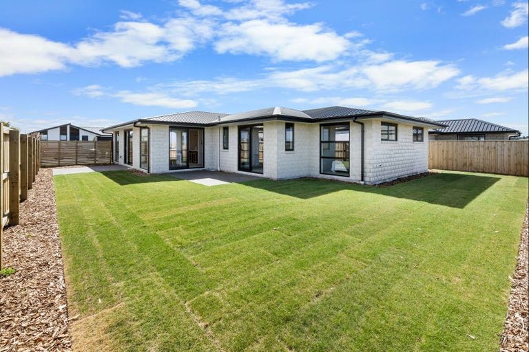 Photo of property in 3 Alex Place, Hurworth, New Plymouth, 4310