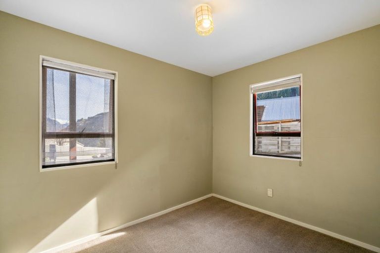 Photo of property in 218 Fernhill Road, Sunshine Bay, Queenstown, 9300