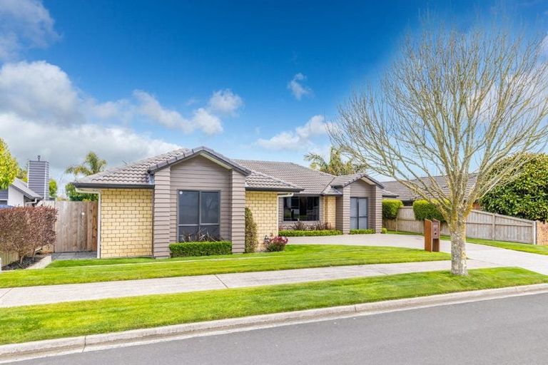 Photo of property in 8 Compton Grove, Huntington, Hamilton, 3210