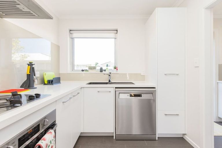 Photo of property in 2/104 Picton Avenue, Riccarton, Christchurch, 8011