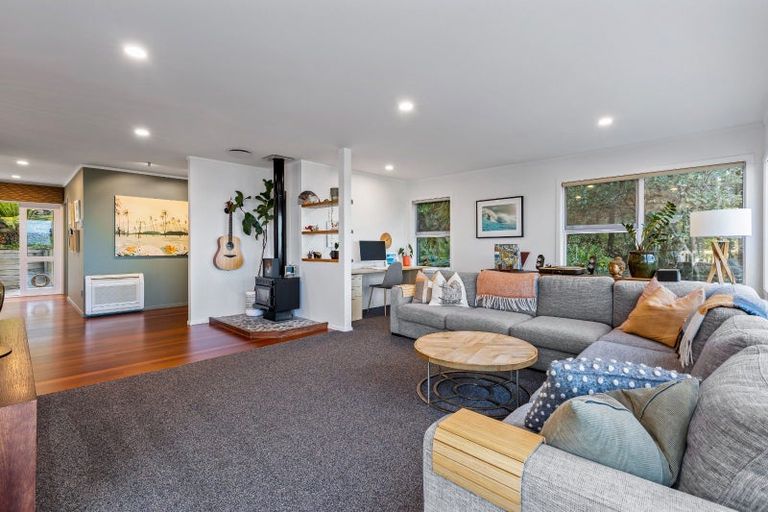 Photo of property in 74 Duncansby Road, Stanmore Bay, Whangaparaoa, 0932