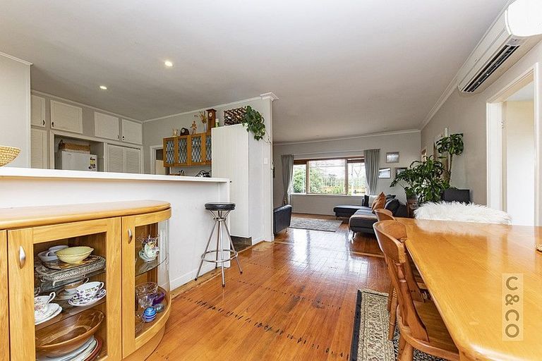 Photo of property in 7 Taupaki Road, Taupaki, Henderson, 0782