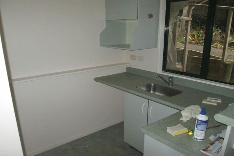 Photo of property in 12a Kiteroa Terrace, Rothesay Bay, Auckland, 0630