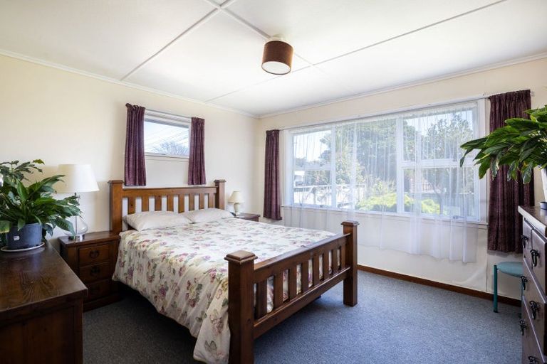 Photo of property in 131 Seaview Road, Westown, New Plymouth, 4310