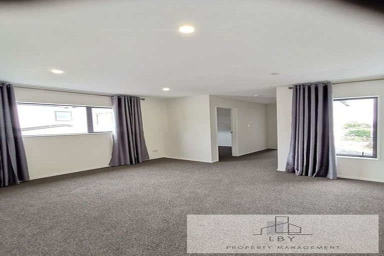 Photo of property in 98 Cardiff Road, Pakuranga, Auckland, 2010