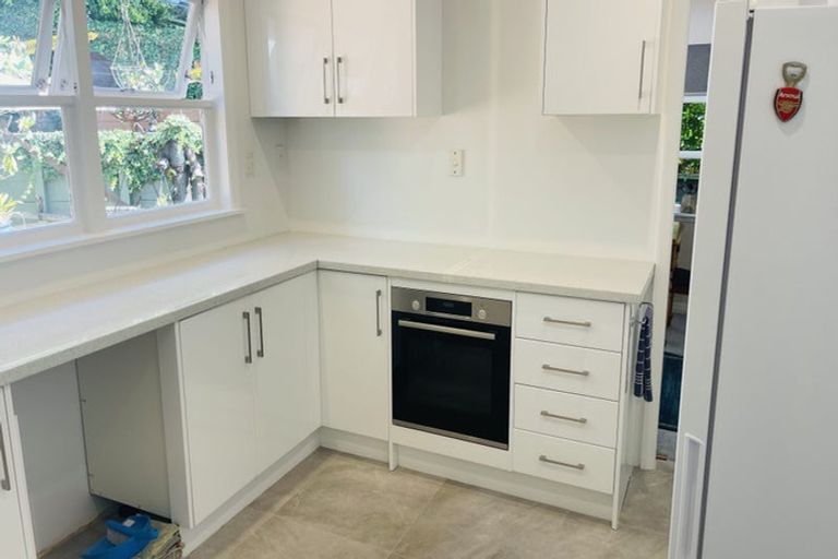 Photo of property in 39 Sunrise Boulevard, Tawa, Wellington, 5028