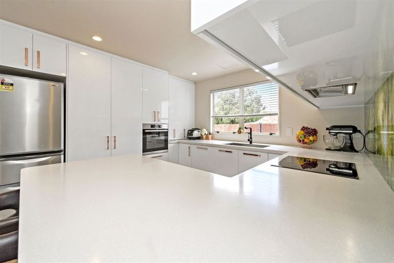 Photo of property in 6 Rosefield Lane, Northcote, Christchurch, 8052