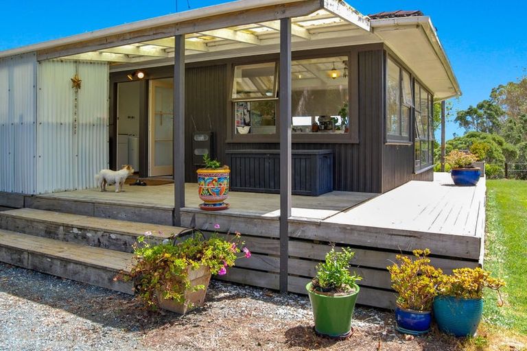 Photo of property in 1180 Oneriri Road, Kaiwaka, 0573