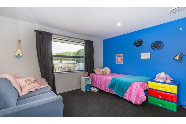 Photo of property in 68 Orrick Crescent, Avondale, Christchurch, 8061