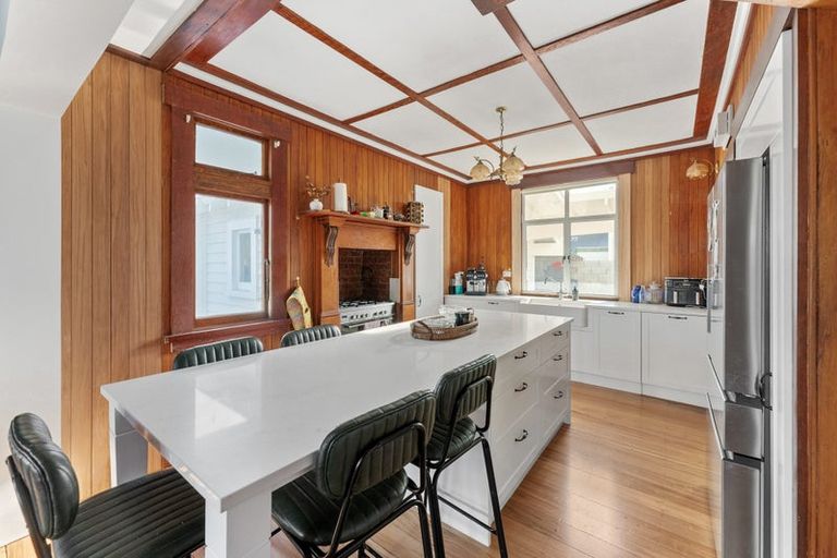 Photo of property in 68 Whiteley Street, Moturoa, New Plymouth, 4310