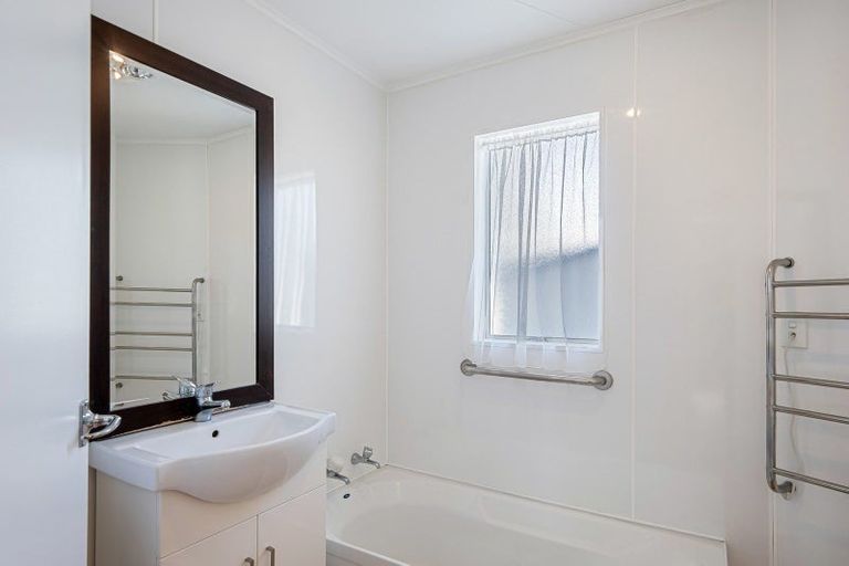 Photo of property in 12 Stuckey Street, Levin, 5510